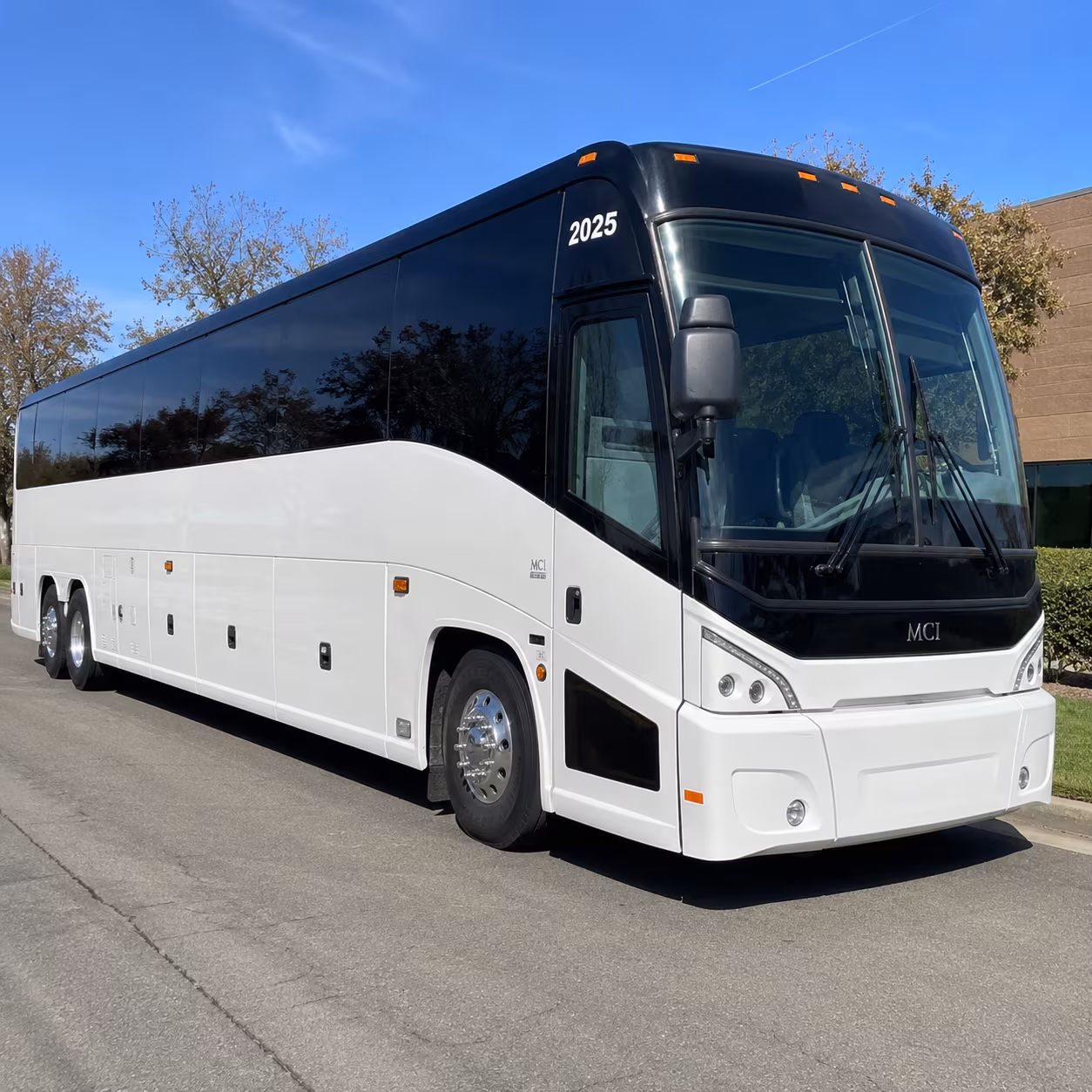 book a bus to disneyland and knott s berry farm from la habra