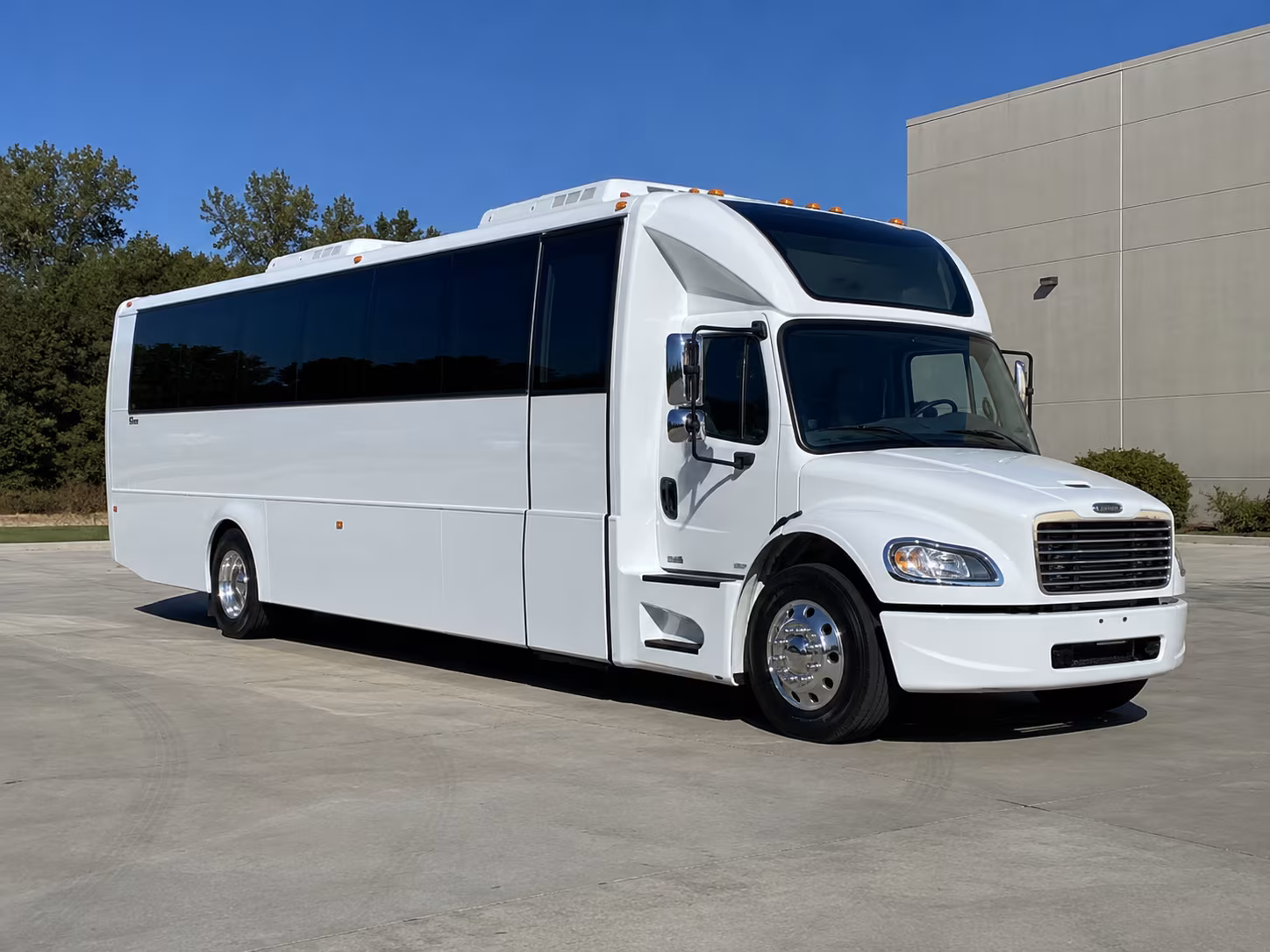 la habra 28 passenger party bus